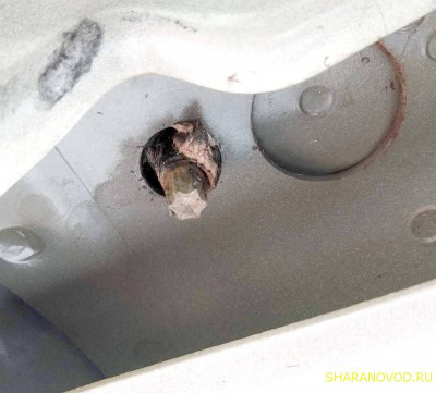 Левая сторона без гайки