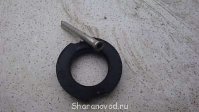 Разве нельзя было на винтики посадить?Как будто одноразовая деталь!