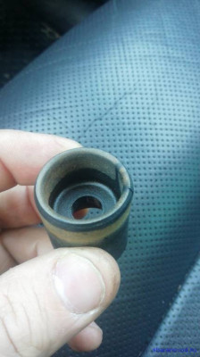 Втулка была внутри патрубка