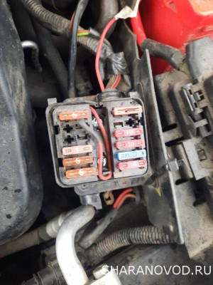 Вот так сделал, 12В после вкл зажигания.