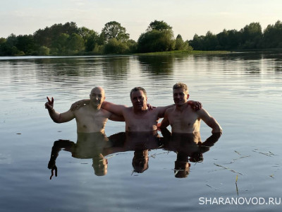 Самые стойкие, заехали в среду)))