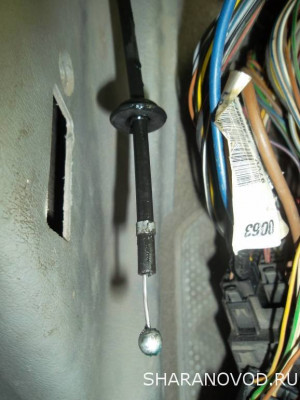 Замена уплотнения тросика капота - SAM_7043.JPG