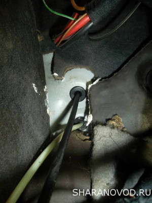 Замена уплотнения тросика капота - SAM_7047.JPG