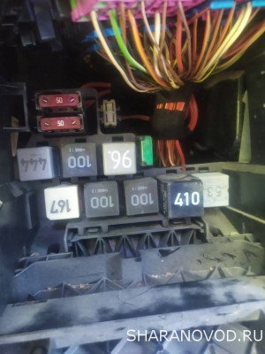 Второй ряд реле. Какое из них стартера?