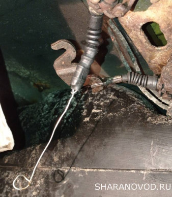 Использовал проволоку и VD-40 для смазки но лучше силикон,но его не нашлось под рукой)