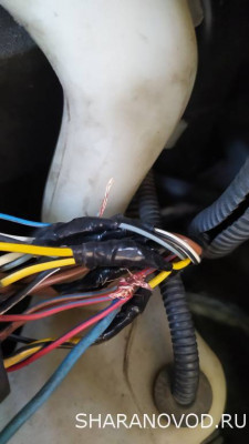 Не срывал провода, надрезал и вставлял , сматывал