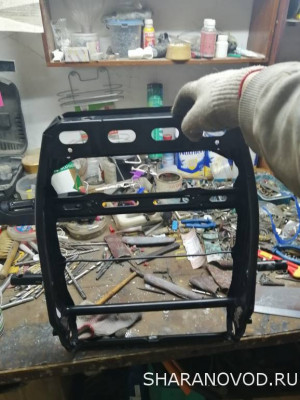 Установка китайских универсальных подлокотников на кресла 2-го и 3-го ряда - IMG_20250112_144222.jpg