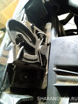 Проблема с капотом. - Замок 1.jpg