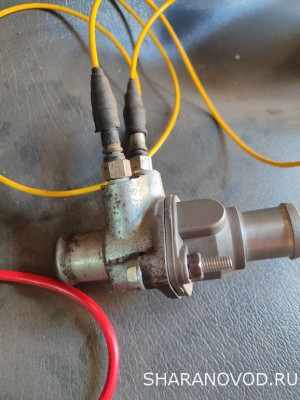 В таком варианте - не, не пойдёт... это и патрубки резать...они Ф20мм, а надо Ф25мм... и массу делать надёжную... проще, на штатное место, тем более - встаёт как надо и всё по красоте...