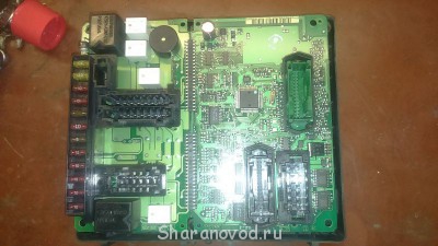 Нажатие педали тормоза включает подсветку и электрозамок. - DSC_0138.JPG