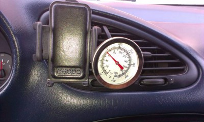 С включенной рециркуляцией, всего-то на пару градусов отдача выше.