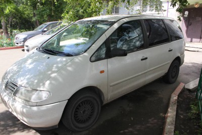 Слева под углом