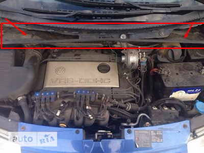 заливает в дождь свечи водой из-за отсутсвия водосборного кожуха под капотом. Где найти? - volkswagen_sharan.png