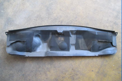 заливает в дождь свечи водой из-за отсутсвия водосборного кожуха под капотом. Где найти? - Spritzwand Stegblech VW Sharan Seat Alhambra Querwand schwarz 7M3819525B   eBay.png