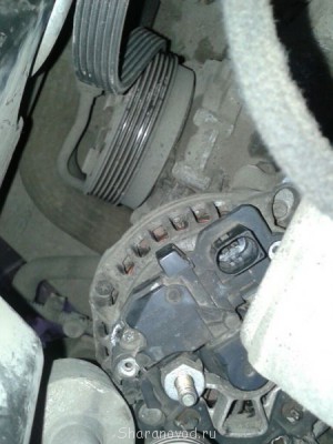 воооон он...Там, внутри))