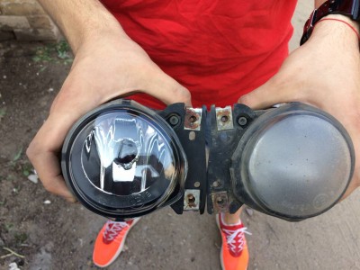 Отполировал на днях противотуманку , вторая , та , что на фото матовая , взорвалась во время полировки - перегрел , поспешил ! Пришлось заказать новую , взял такую же Valeo . Свет стал намного лучше ! Теперь в них ещё и лампы лютые хочу поставить и будет совсем хорошо .