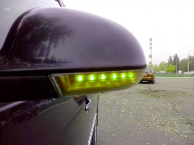 не работают как надо повторители поворотов в зеркалах  - IMG_20131011_102831.jpg