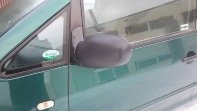 В разборе Шаран 1996 2,8 МКПП - шаран электрозеркало левое.jpg