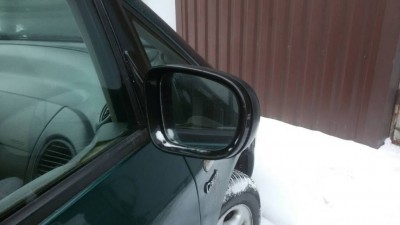 В разборе Шаран 1996 2,8 МКПП - шаран электрозеркало правое.jpg