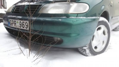 В разборе Шаран 1996 2,8 МКПП - шаран бампер с ПТФ.jpg