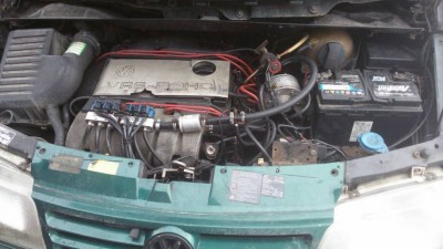 В разборе Шаран 1996 2,8 МКПП - шаран под капотом.jpg