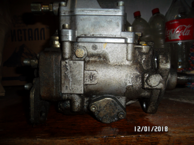 ...вроде как потёки видно по корпусу...х/з, похоже из под головы ТНВД...