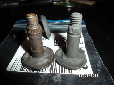 РУЧНИК вал ручника в супорте  - SAM_0357.JPG