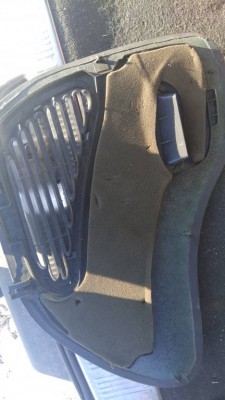 один штырь сверху отсутствует, остальные на месте