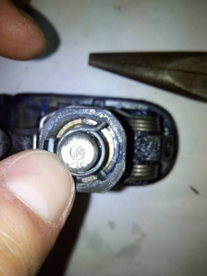 Вынимаем пружину