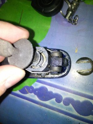 Нажимаем на лопату, сдвигаем вправо по фото дугу, снимаем лопату