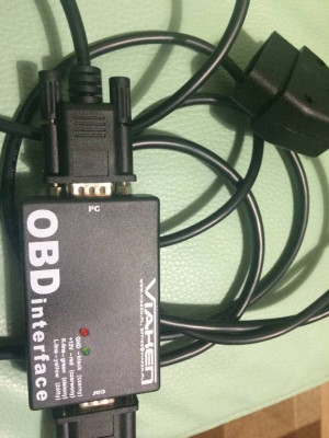 А этот не хочет,вернее при подключении к авто,перестаёт работать тахометр,светятся лампочки как на елке,а в районе ручке акпп,что то клацает.