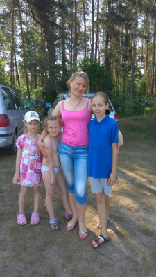 Люба с детьми