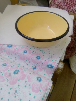 Лот #4 глубокая тарелька эмалированная.