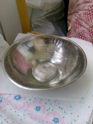 Лот #7 тазик небольшой из нержавейки.