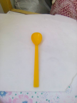 Лот #34 ещё ложка пластмассовая