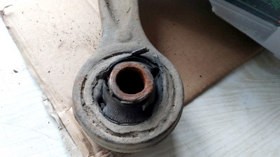 Замена сайлентблоков переднего рычага фотоотчёт  - ris3.jpg