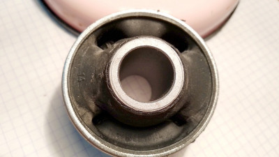 Замена сайлентблоков переднего рычага фотоотчёт  - IMG_20190808_212407.jpg