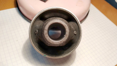 Замена сайлентблоков переднего рычага фотоотчёт  - IMG_20190808_212423.jpg