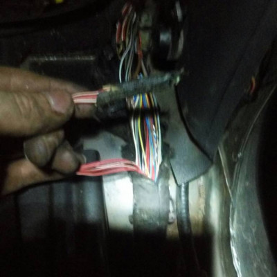 Установка датчика угла поворота руля G85 на машинах с ESP - P90909-204132.jpg